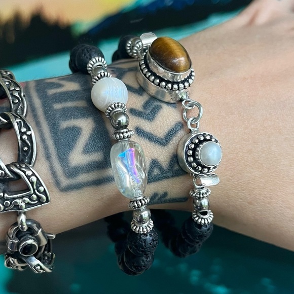 Silverskylight Jewelry - Genuine Gemstones bracelets set tiger eye , pearls & aura crystal quartz